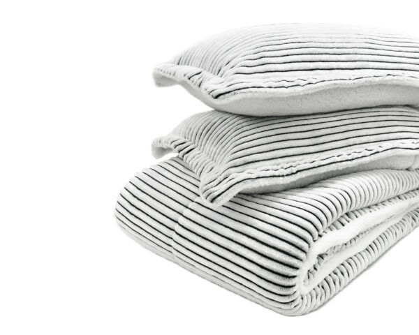 3 Piece Flannel Sherpa Comforter Set - Image 5